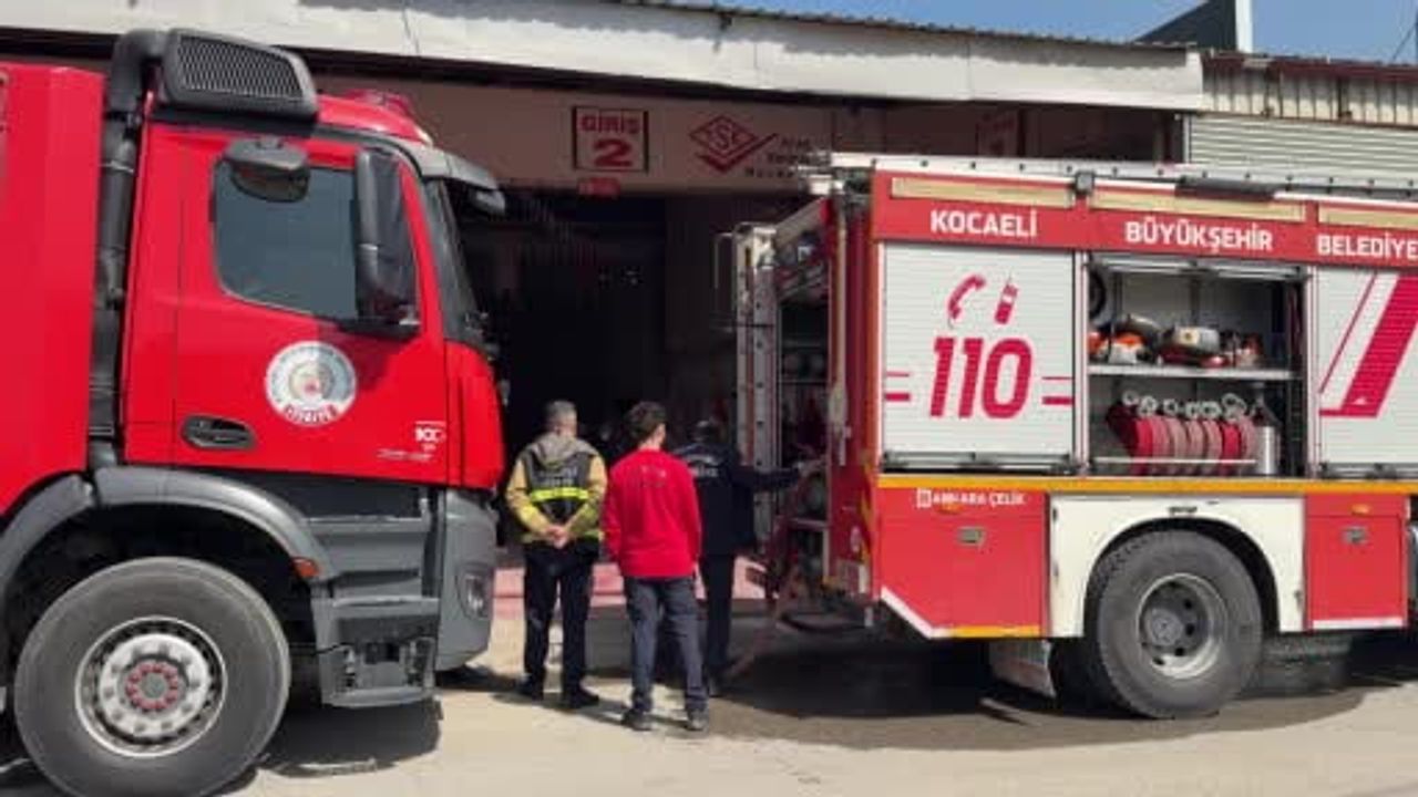 Gebze'de takograf yetkili servisinde çıkan yangın itfaiyenin hızlı müdahalesiyle kontrol altına alındı