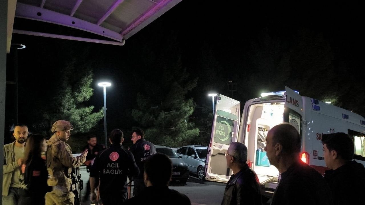 Gercüş'te Kavgayı Ayırmak İsterken Bacağından Vuruldu