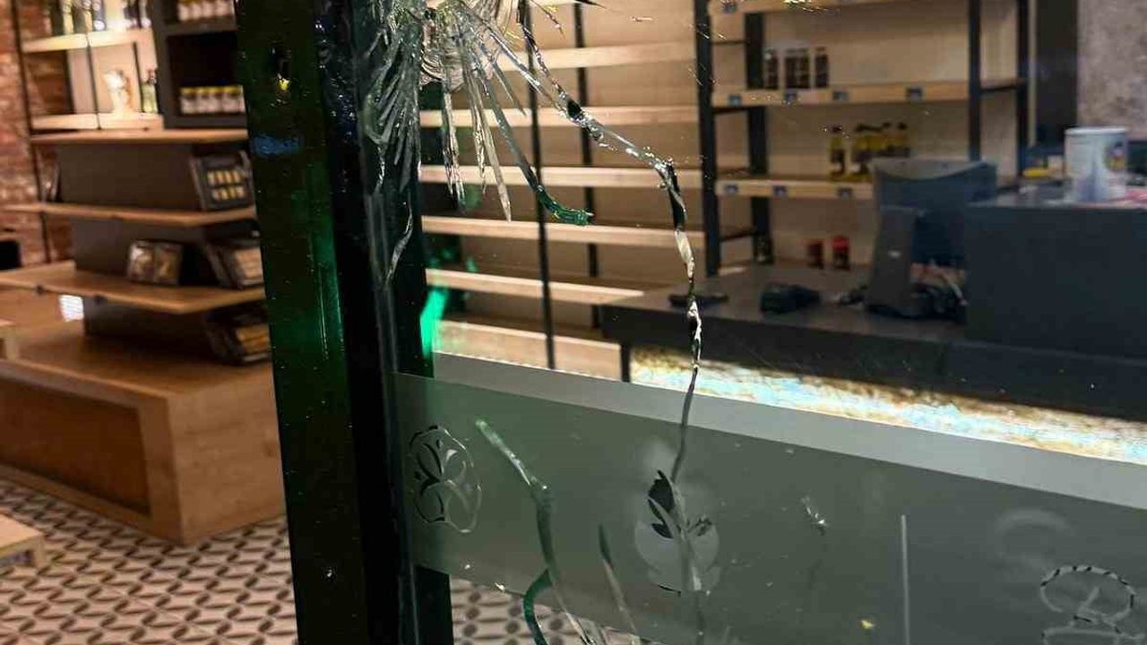 Germencik'te Belediyeye Ait Yöresel Ürün Mağazasına Silahlı Saldırı: Bir Şüpheli Gözaltında