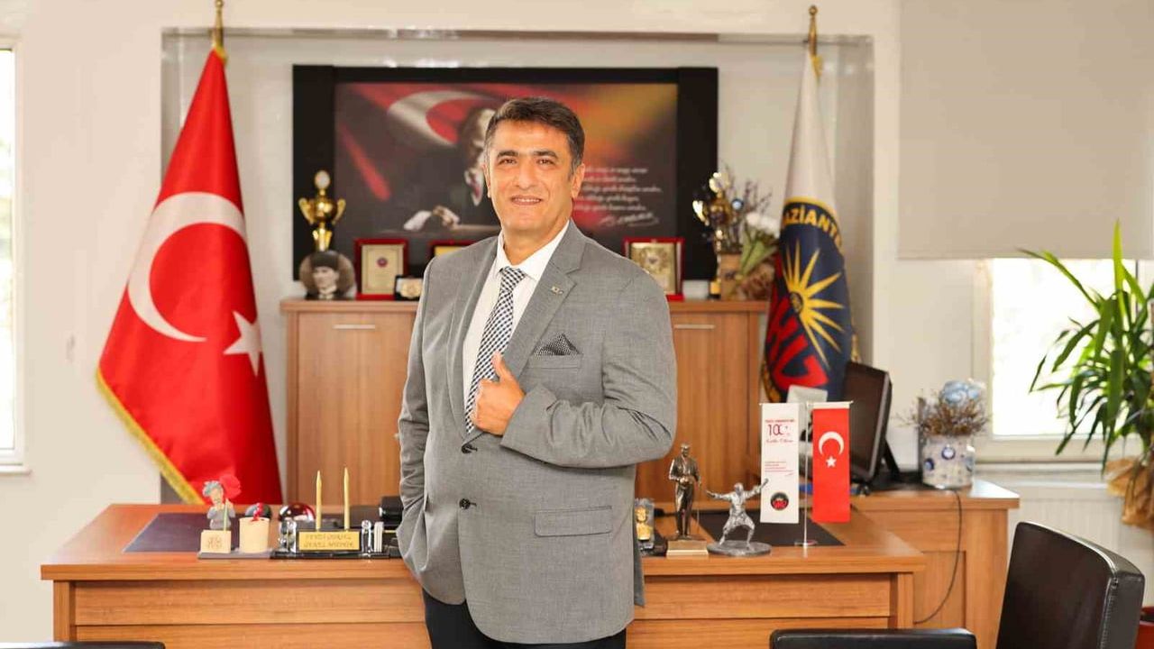 GKV Özel Ortaokulu Yıldız Erkek Basketbol Takımı namağlup şampiyon oldu; Türkiye Finallerine katılmaya hak kazandı