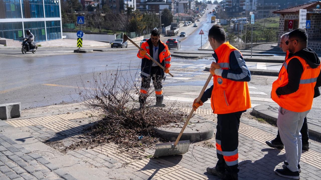 Gölbaşı Belediyesi, Taşpınar Mahallesi'nde Kapsamlı Temizlik Seferberliği Yürüttü