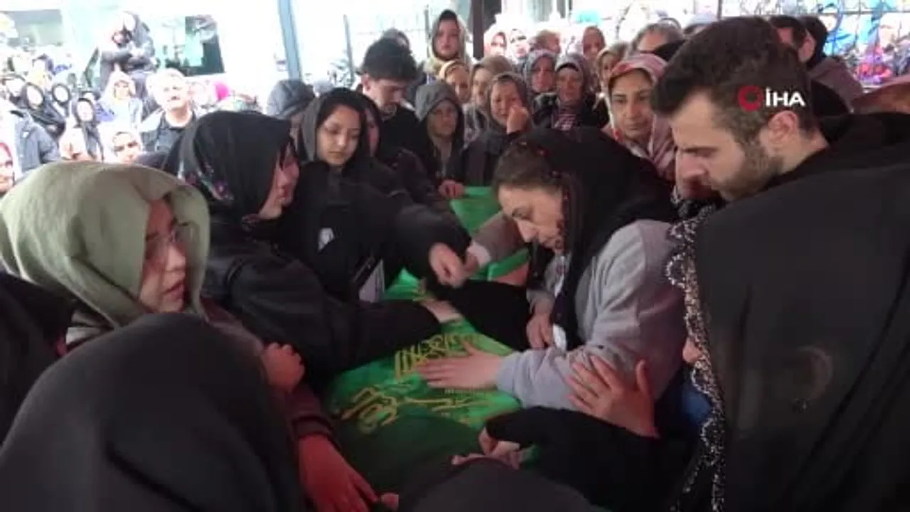 Görele'de taciz iddiasıyla gündeme gelen 16 yaşındaki Tuana Torun uğurlandı