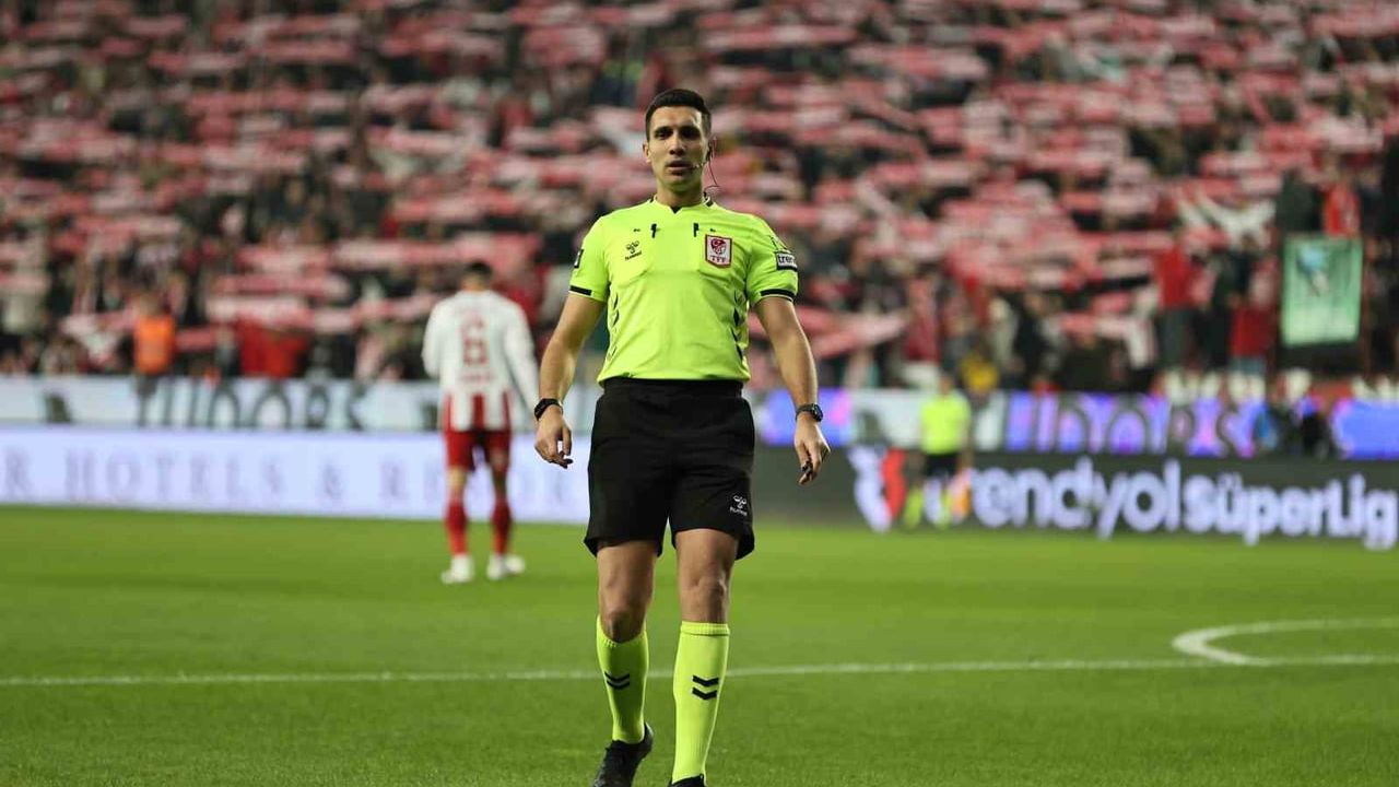 Göztepe - Galatasaray maçını Alper Akarsu yönetecek