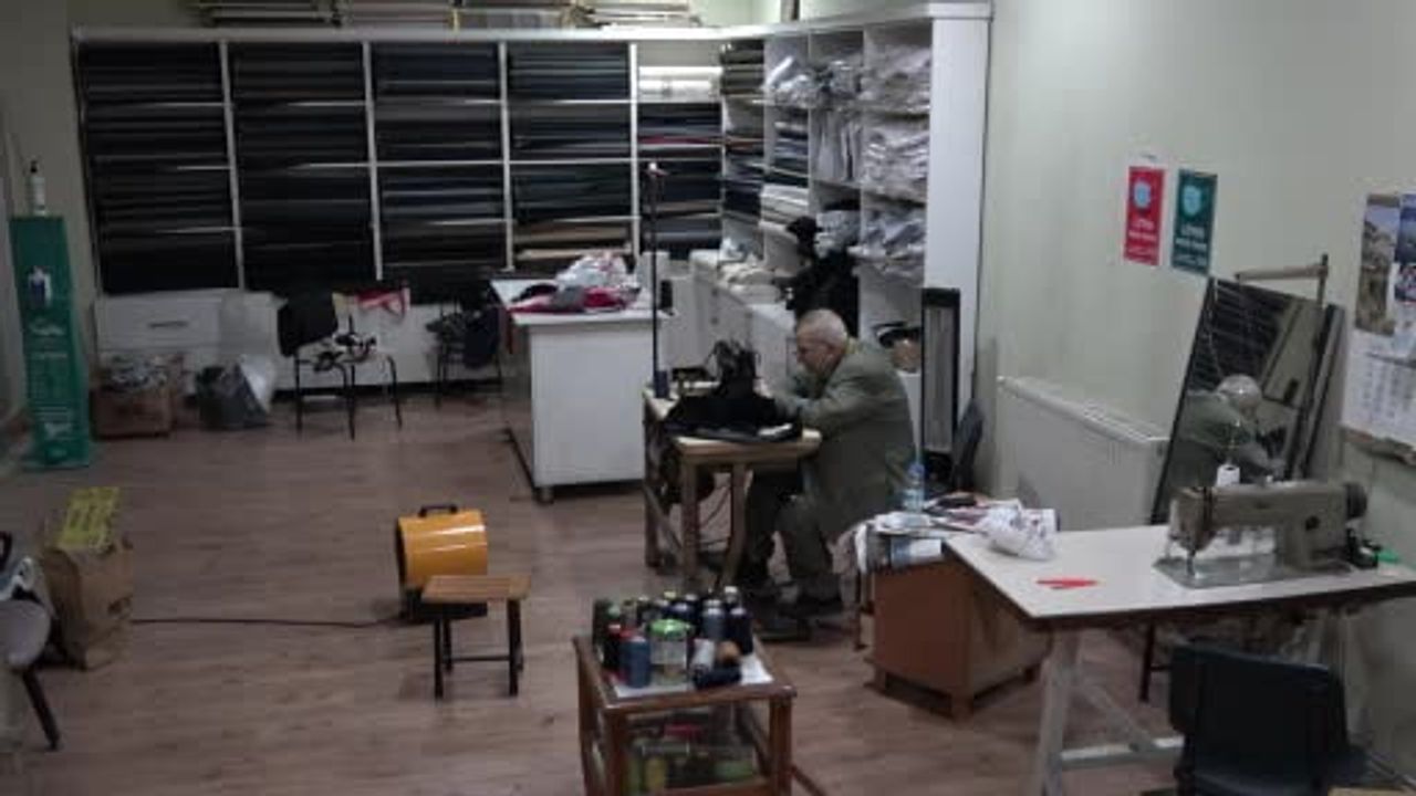 Gümüşhane'de 56 Yıldır Terzilik Yapan Terzi İlyas Aslan