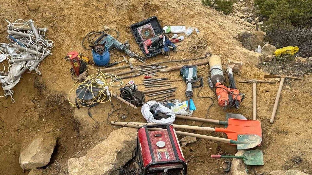 Gümüşhane Şiran'da üç kişi kaçak kazı yaparken suçüstü yakalandı