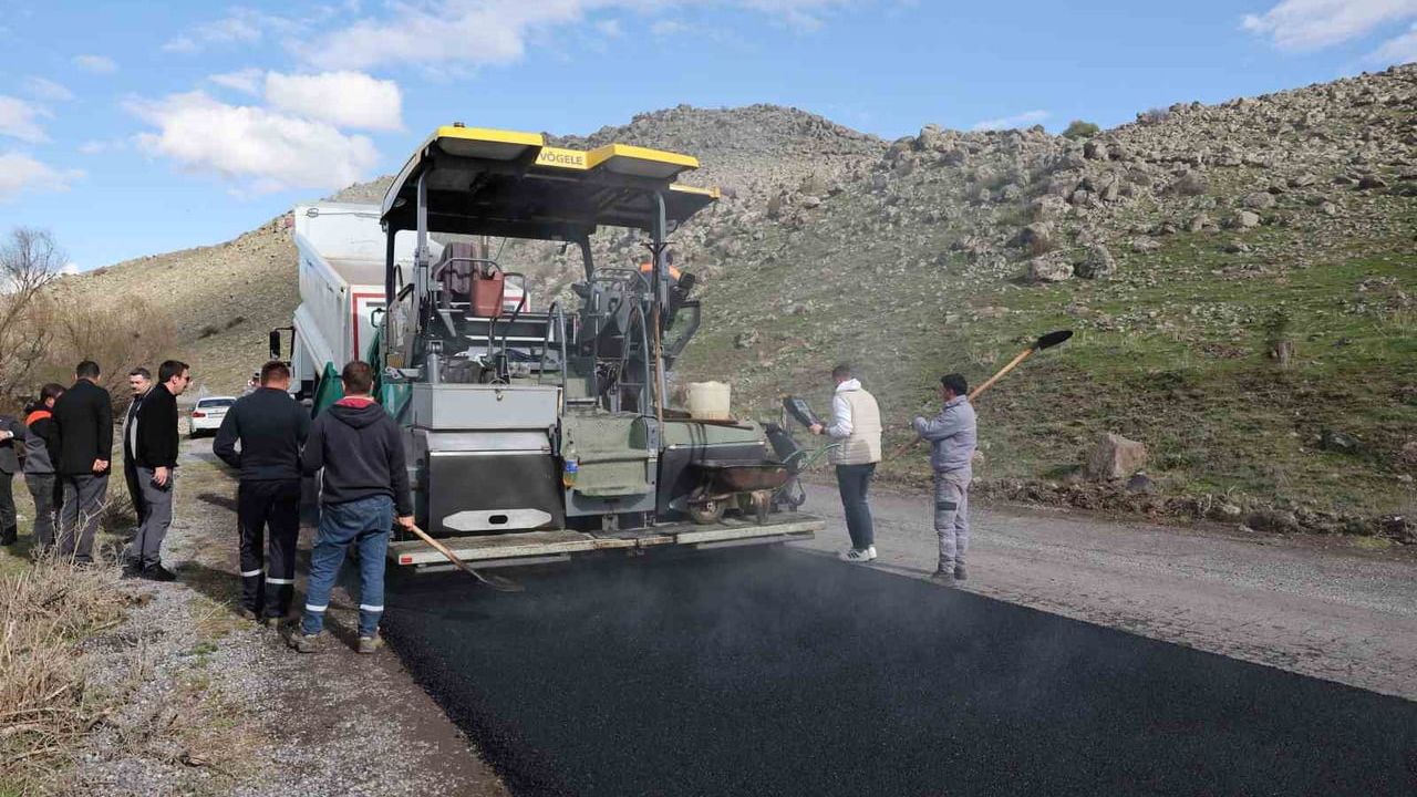 Hacılar Belediye Başkanı Bilal Özdoğan: Hürmetçi–Gelbula yolunda asfalt çalışmaları sürüyor