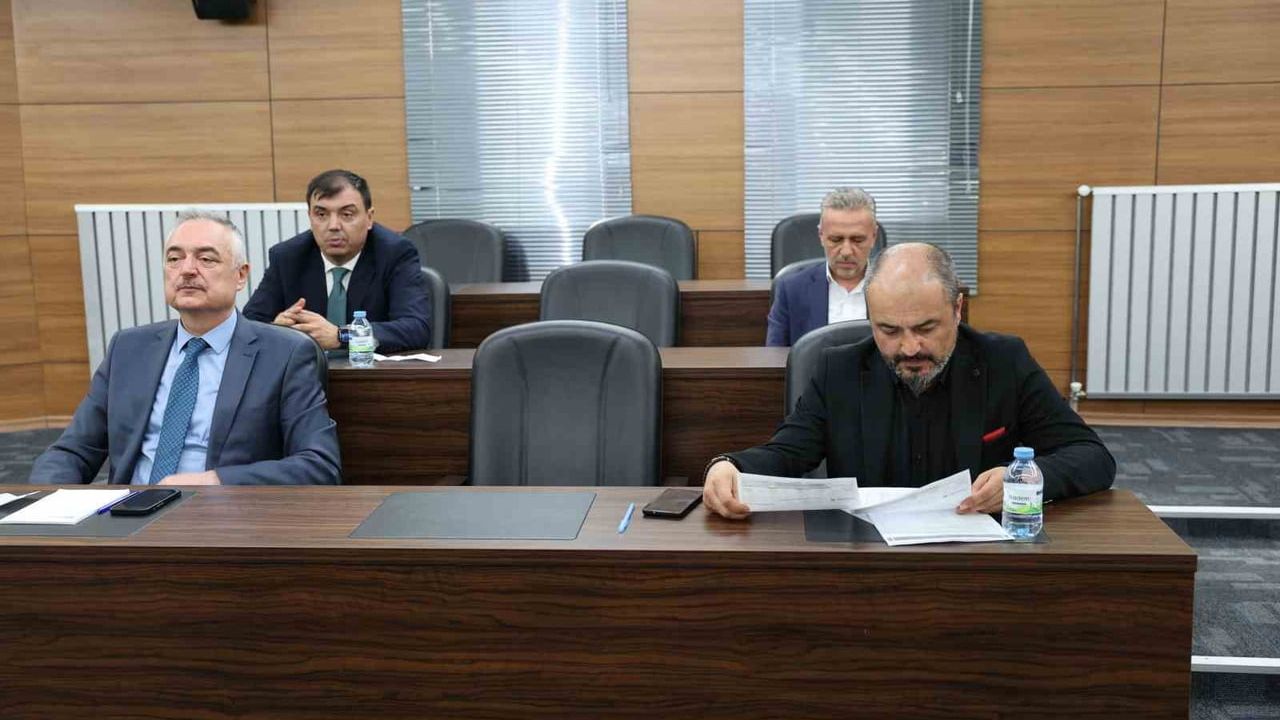 Hacılar Belediyesi 2025 faaliyet raporunu değerlendirdi ve Encümen ile Komisyon üyeliklerini belirledi