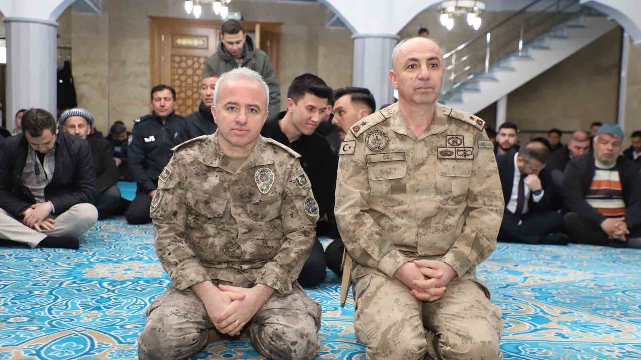 Hakkari'de Polis Teşkilatı'nın 181. kuruluş yıldönümünde şehitler için mevlit okutuldu