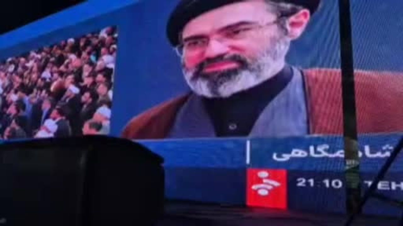 Hamaney: Savaş istemiyoruz, meşru haklarımızdan vazgeçmeyeceğiz