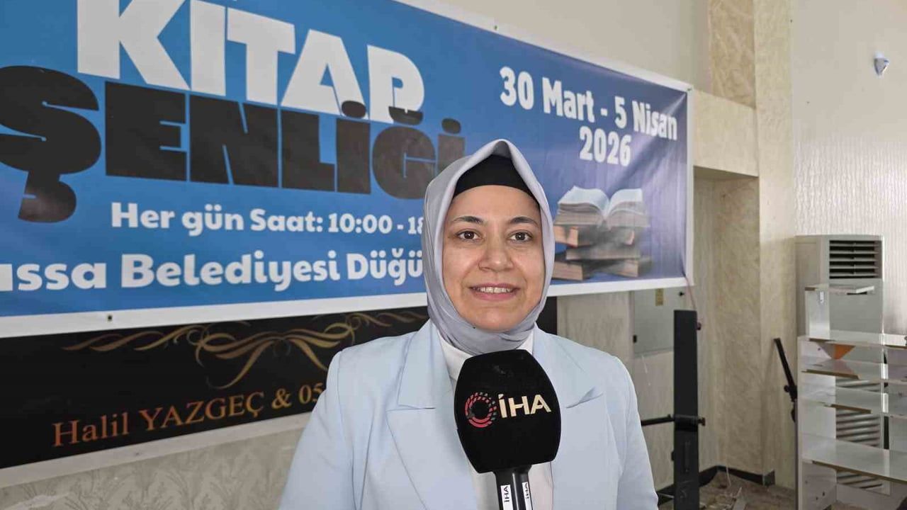 Hassa'da kitap şenliğinde Gülşen Gazel'in söyleşisi hemşerilerinden yoğun ilgi gördü