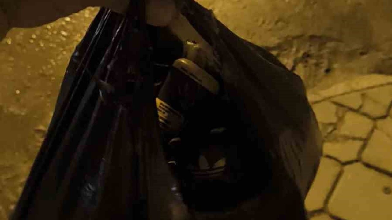 Hatay'da ayakkabıları çalınan adam iz sürerek iki çocuğun evinde çok sayıda ayakkabı buldu