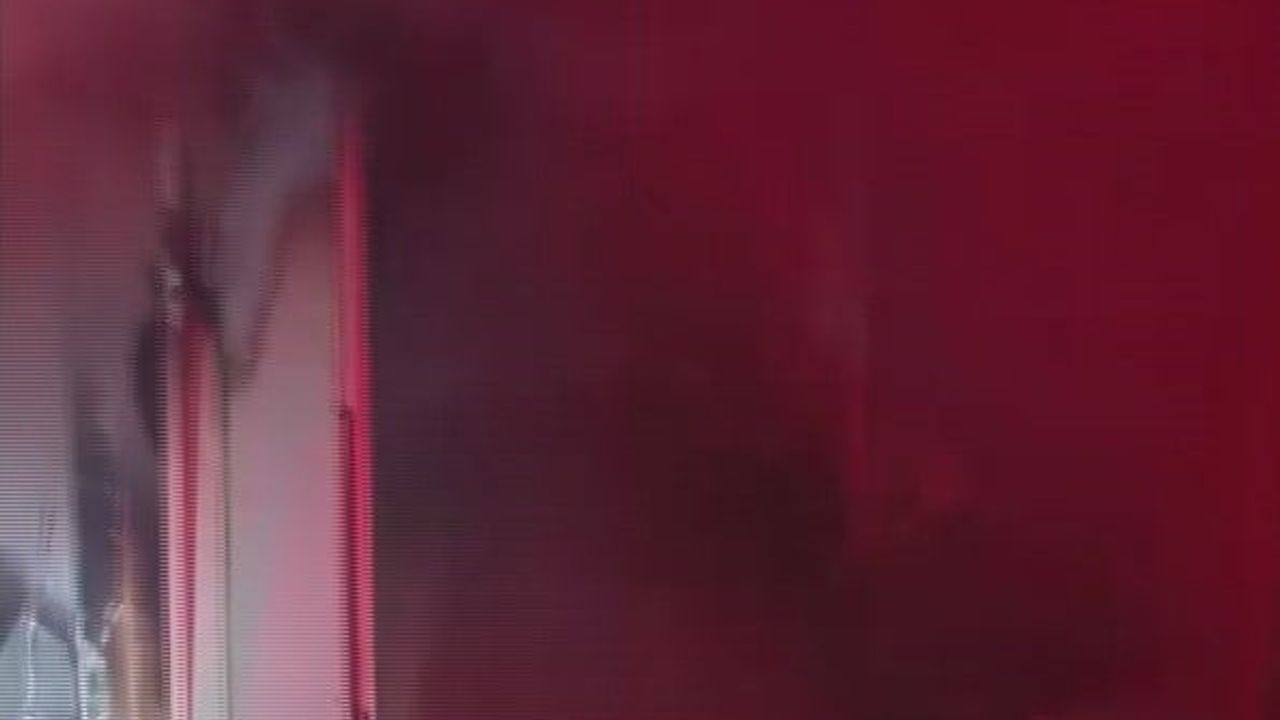 Hatay'da konteyner yangını: Depremzede ailenin evi kullanılamaz hale geldi