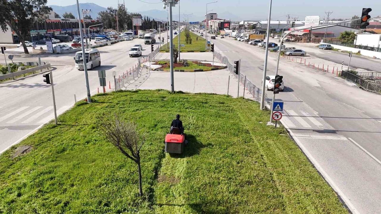 HBB, yeşil alan bakımına 6 ot biçme robotu kazandırdı