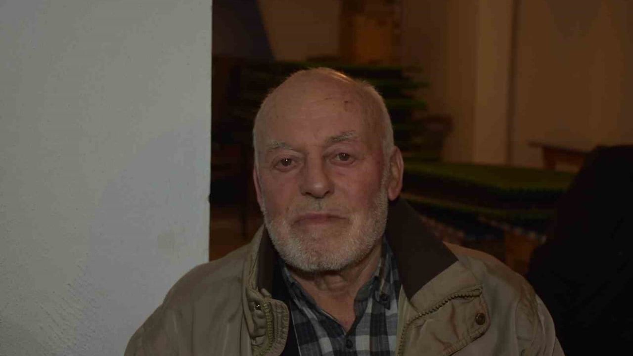 Hendek Dikmen'de 117 yıllık imece geleneği sürüyor: 50 yıllık keşkek ustalarına plaket