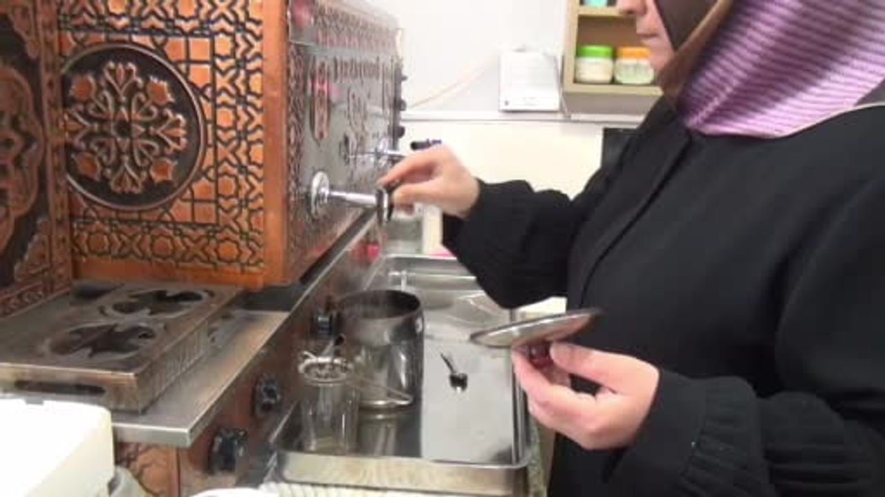 Hendek'te 15 Yıl Omuz Omuza: Nezaket ve Murat Mert'in Çay Ocağı