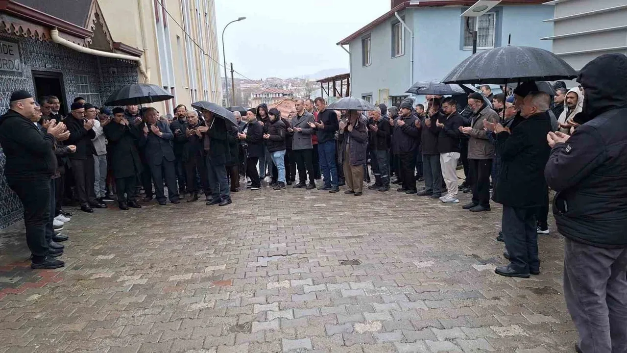 Hisarcık'ta 21 Kişilik Umre Kafilesi Dualarla Uğurlandı