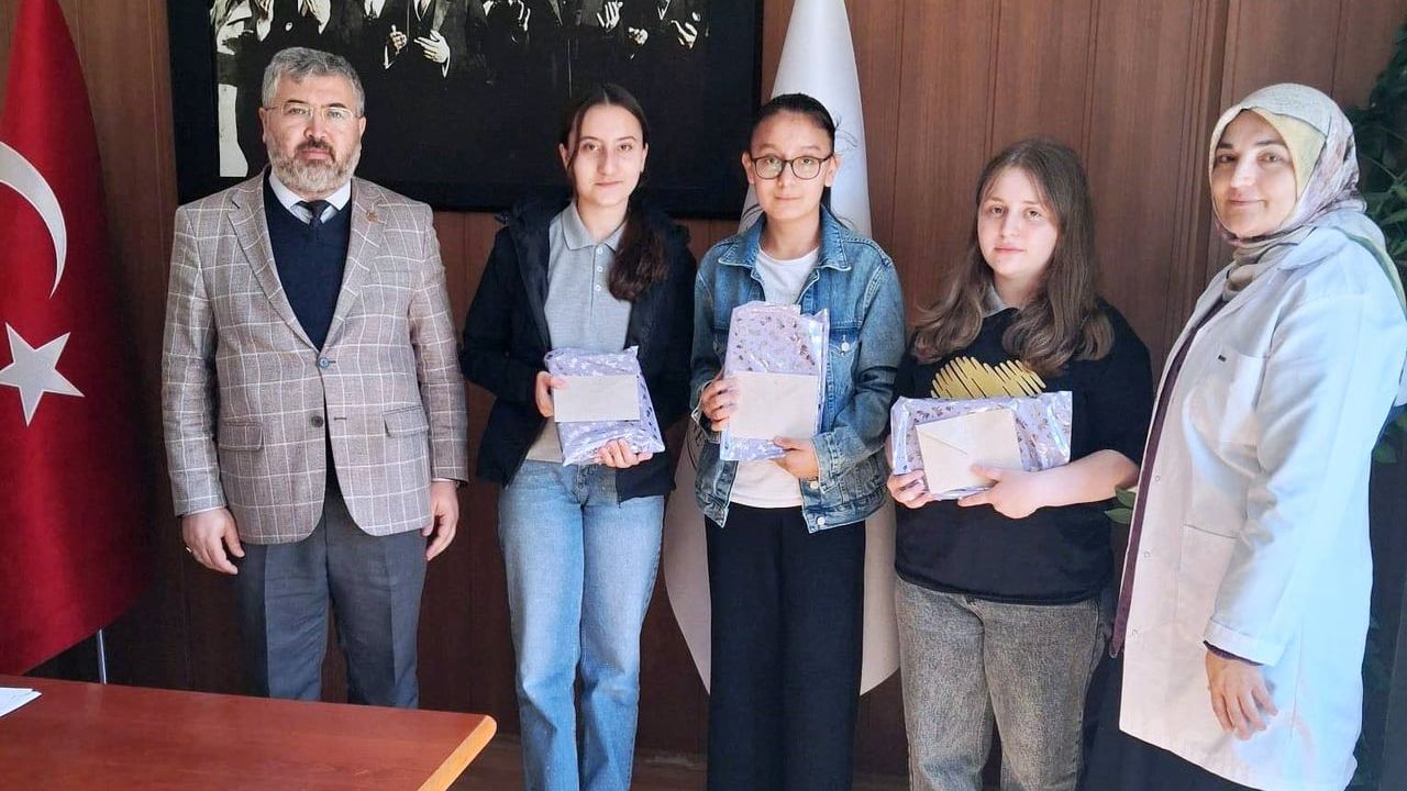 Hisarcık’ta 'Siyer-i Nebi' Bilgi Yarışmasında Dereceye Girenlere Ödüller Verildi