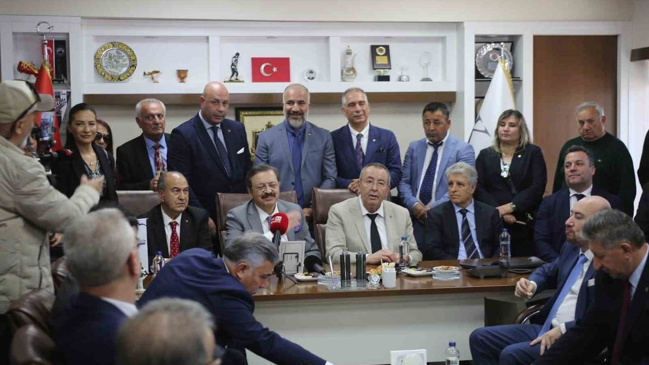 Hisarcıklıoğlu: Kuşadası Ticaret Odası uluslararası standartlarda, turizme 60 milyar TL kredi müjdesi