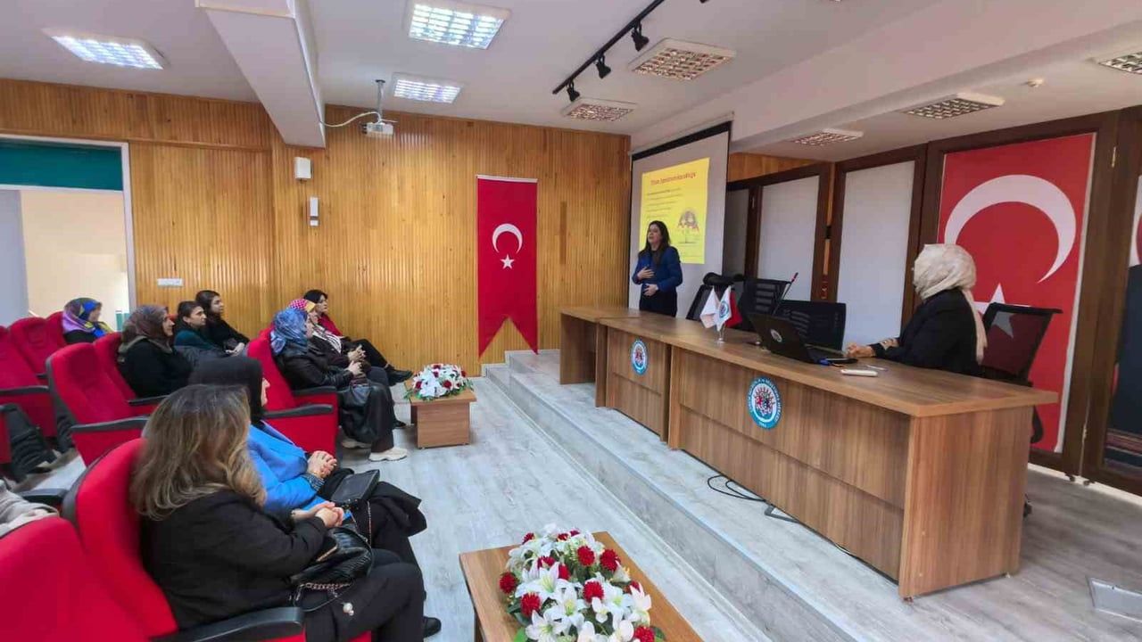 Hitit Üniversitesi Bilim Kafe'de 'Otizm ve Beslenme' Konulu Bilgilendirme