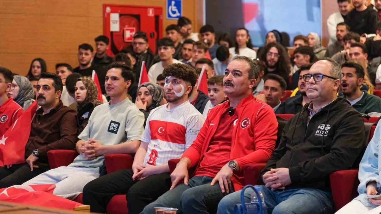 Hitit Üniversitesi'nde A Milli Takımın Kosova Zaferi Kampüste Coşkuyla Kutlandı