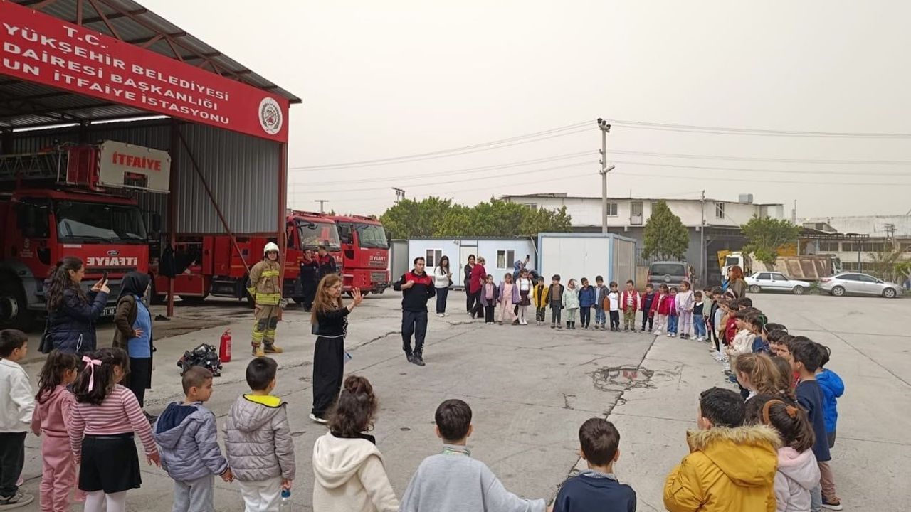 Hürriyet İlkokulu Öğrencileri İskenderun İtfaiye İstasyonunu Ziyaret Etti