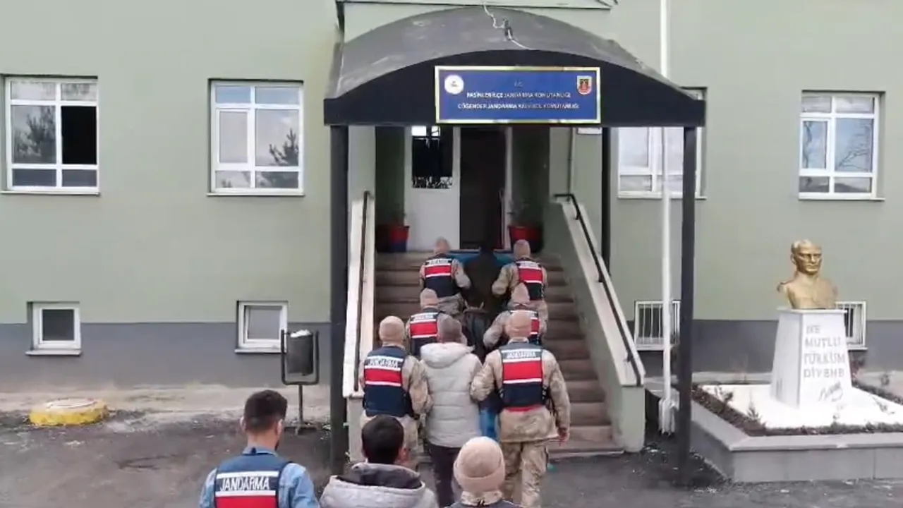 İçişleri Bakanlığı: 12 ilde 14 örgüte yönelik operasyonda 83 şüpheli yakalandı