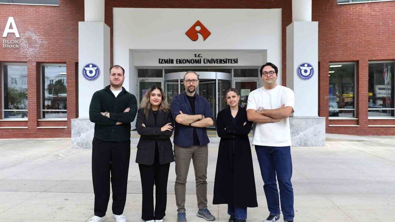 İEÜ öğrencilerinin 'Finance Bridge' tasarımı DASK Yarışması'nda finale kaldı