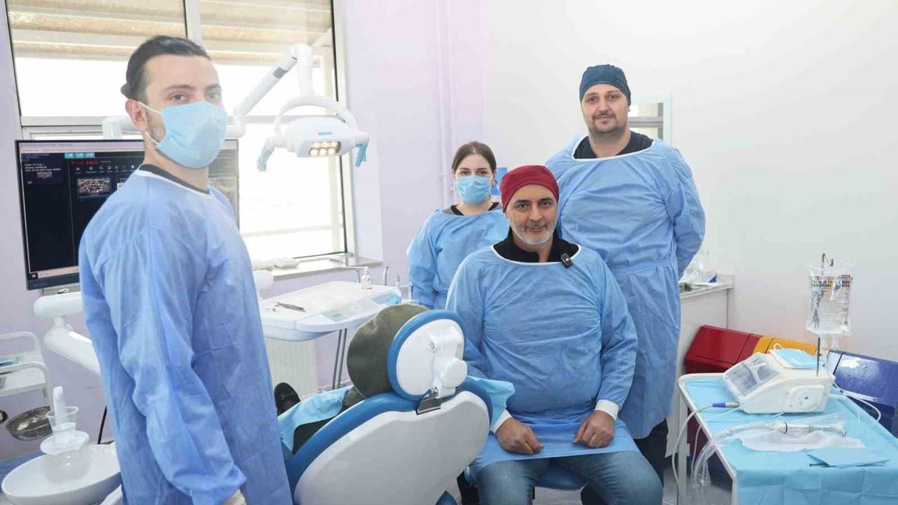 Iğdır Üniversitesi Ağız ve Diş Sağlığı Hastanesi’nde ilk implant uygulaması yapıldı