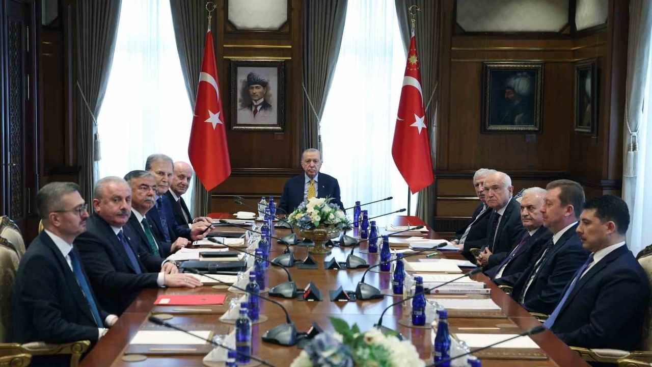 İletişim Başkanı Duran: YİK Toplantısında 'Terörsüz Türkiye' ve Bölgesel Gelişmeler Ele Alındı