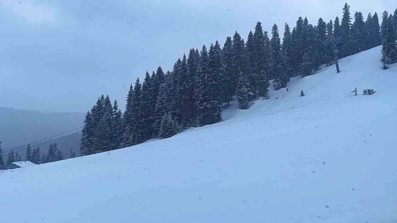 Ilgaz Dağı ve Küre Dağları'nda kar yağışı: Ilgaz'da kar kalınlığı 8 cm