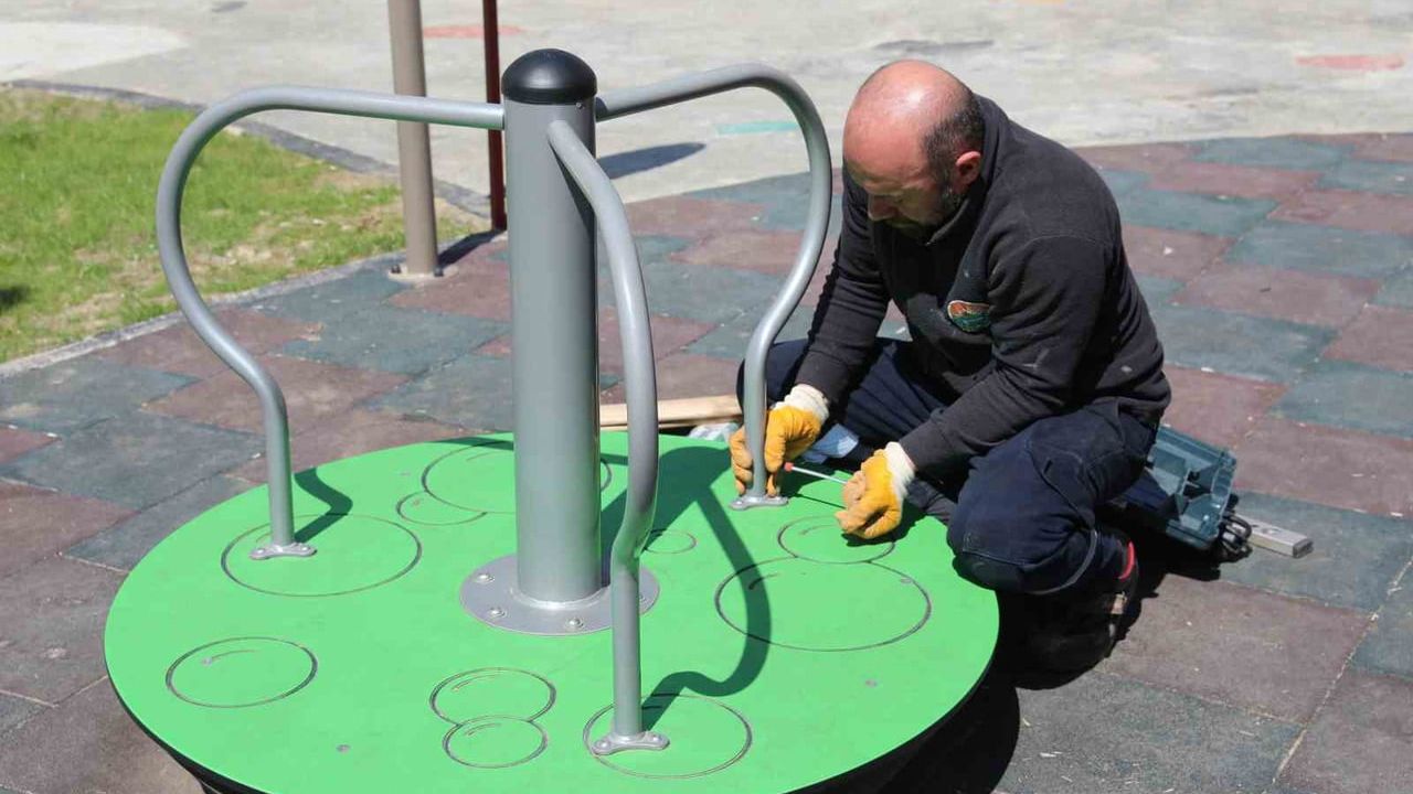 İlkadım Belediyesi park ve bahçelerini yaz sezonuna hazırlıyor