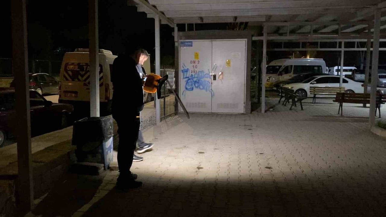 İnegöl'de Erkek Meselesi Yüzünden Çıkan Tartışma Bıçaklı Kavgaya Dönüştü: 2 Yaralı