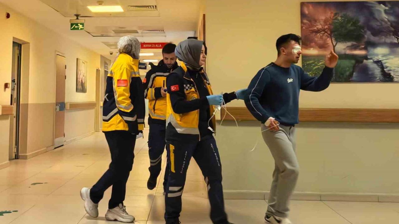 İnegöl'de mobilya fabrikasında iş kazası: 21 yaşındaki işçinin gözüne ahşap parça saplandı