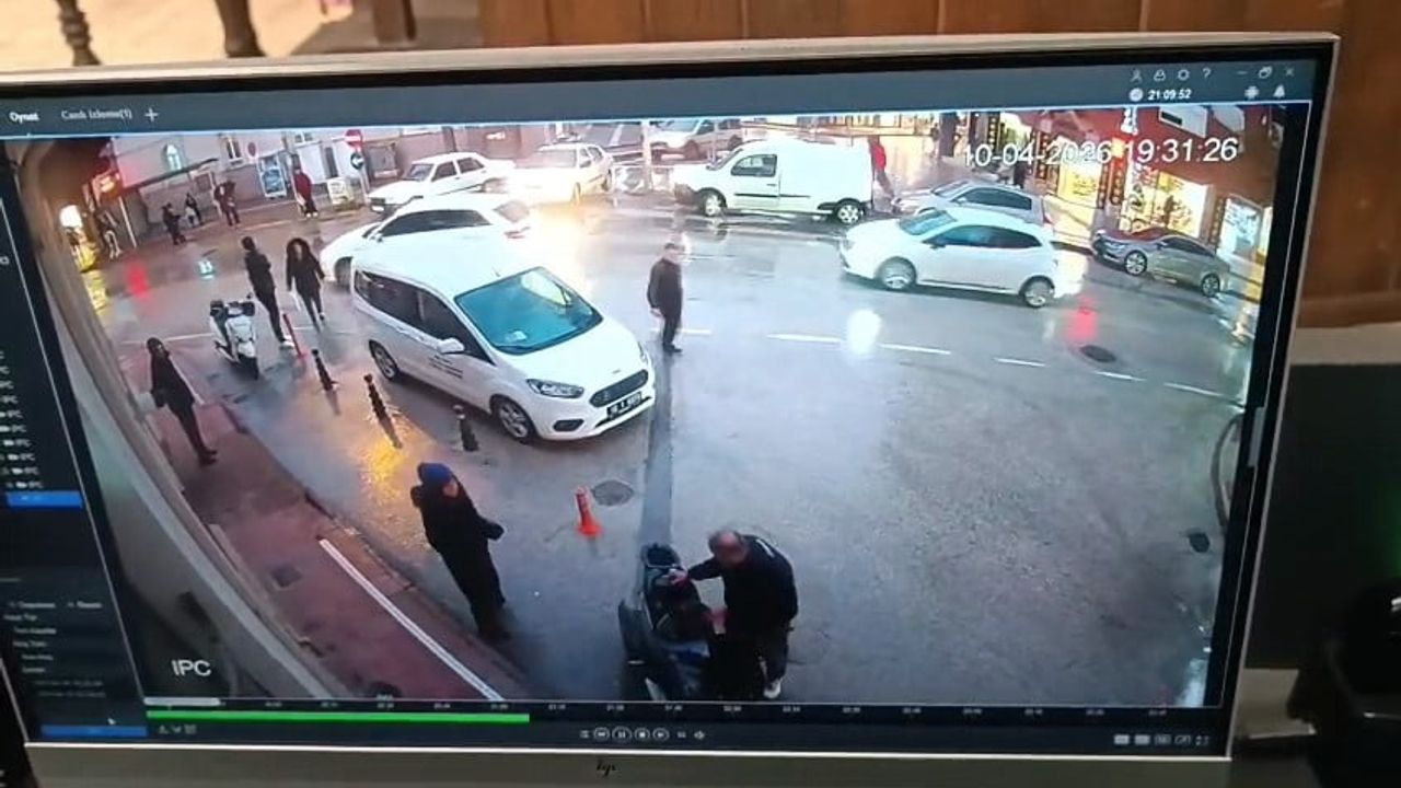 İnegöl’de motosikletli tartışma: Belediye kameraları bıçaklı saldırı girişimini tespit etti
