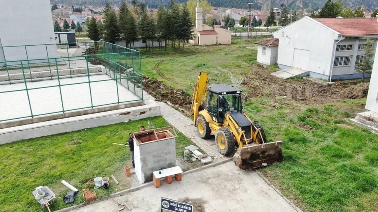 İnönü’de altyapı çalışmaları sürüyor: Merkez ve kırsal mahallelerde eş zamanlı müdahaleler