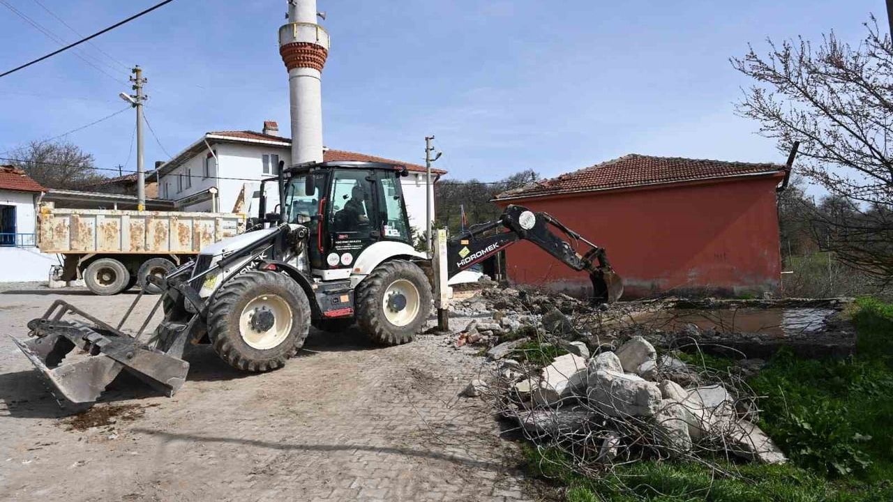 İnönü'de Yörükyayla Mahallesi için fırın evi, su deposu ve sundurma çalışmaları başlatıldı