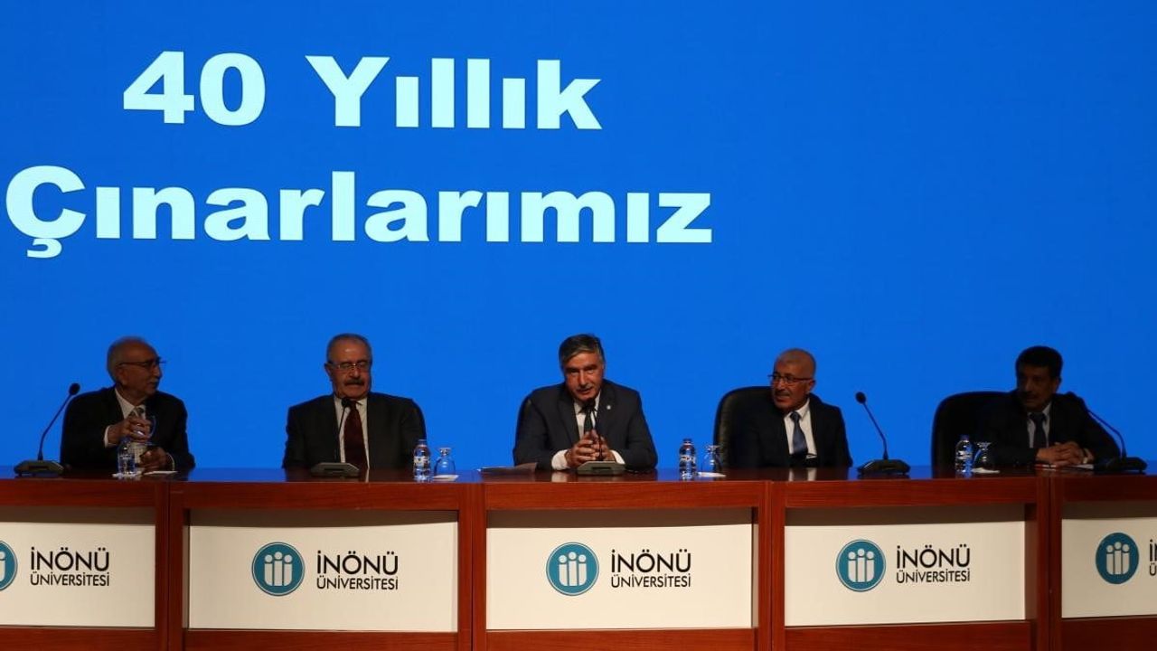 İnönü Üniversitesi’nde “40 Yıllık Çınarlar” paneli düzenlendi