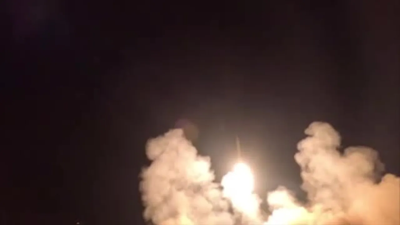 İran Devrim Muhafızları: 94. Saldırı Dalgasında Tel Aviv, Dimona, Negev, Beerşeba ve Ramat Gan Hedefleri Vuruldu