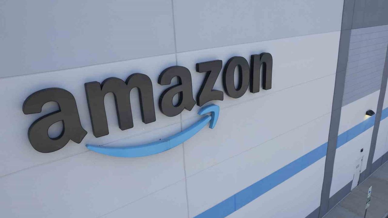 İran Devrim Muhafızları: 'Gerçek Vaad 4'ün 90. dalgasında Bahreyn'deki Amazon veri merkezi hedef alındı