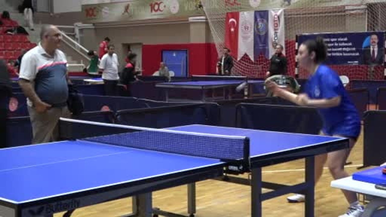 İşitme Engelliler Masa Tenisi Türkiye Şampiyonası Samsun'da başladı