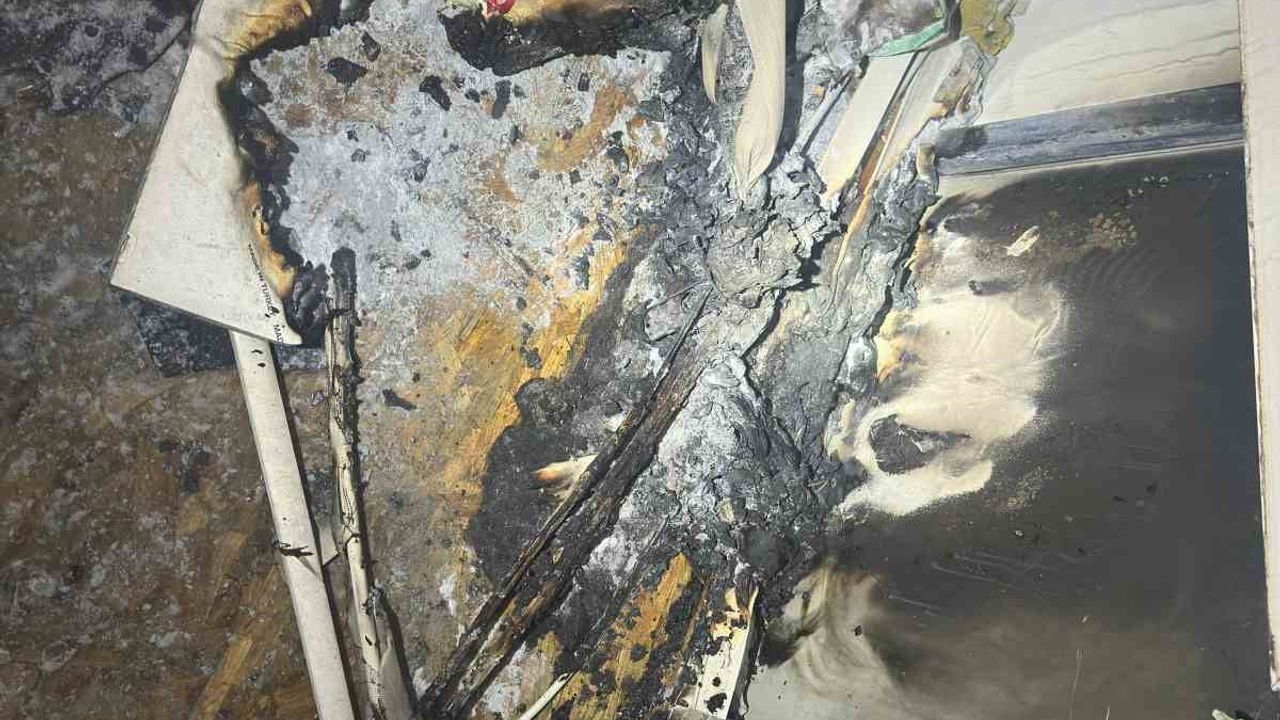 İskenderun'da konteyner yangını: 2 kişi dumandan etkilendi