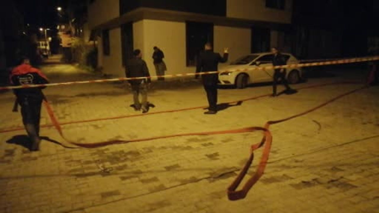 Isparta'da 3 evi kundaklayan ve av tüfeğiyle ateş açan şüpheli 10 saatte ikna edildi