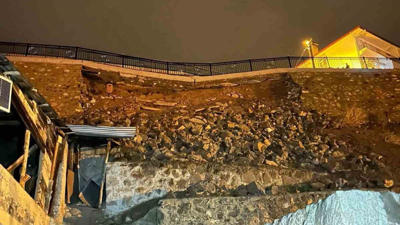 İspir’de heyelan: 2 konut tedbir amaçlı tahliye edildi