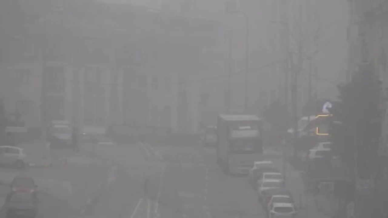 İstanbul'da Yoğun Sis: Anadolu Yakası'nda Ulaşımda Aksamalar