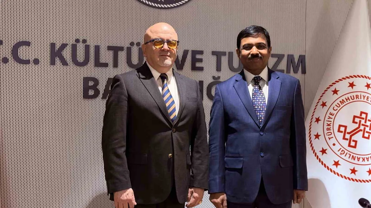 İstanbul Film Festivali'nde Türkiye ile Hindistan arasında film ve dizi iş birliği görüşmeleri