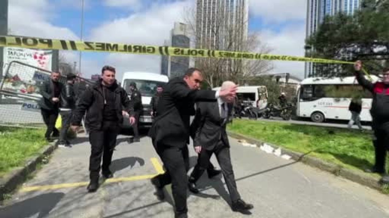 İstanbul Valisi Davut Gül: İsrail Konsolosluğu önündeki saldırıda 1 terörist öldürüldü, 2'si yaralı olarak etkisiz hale getirildi