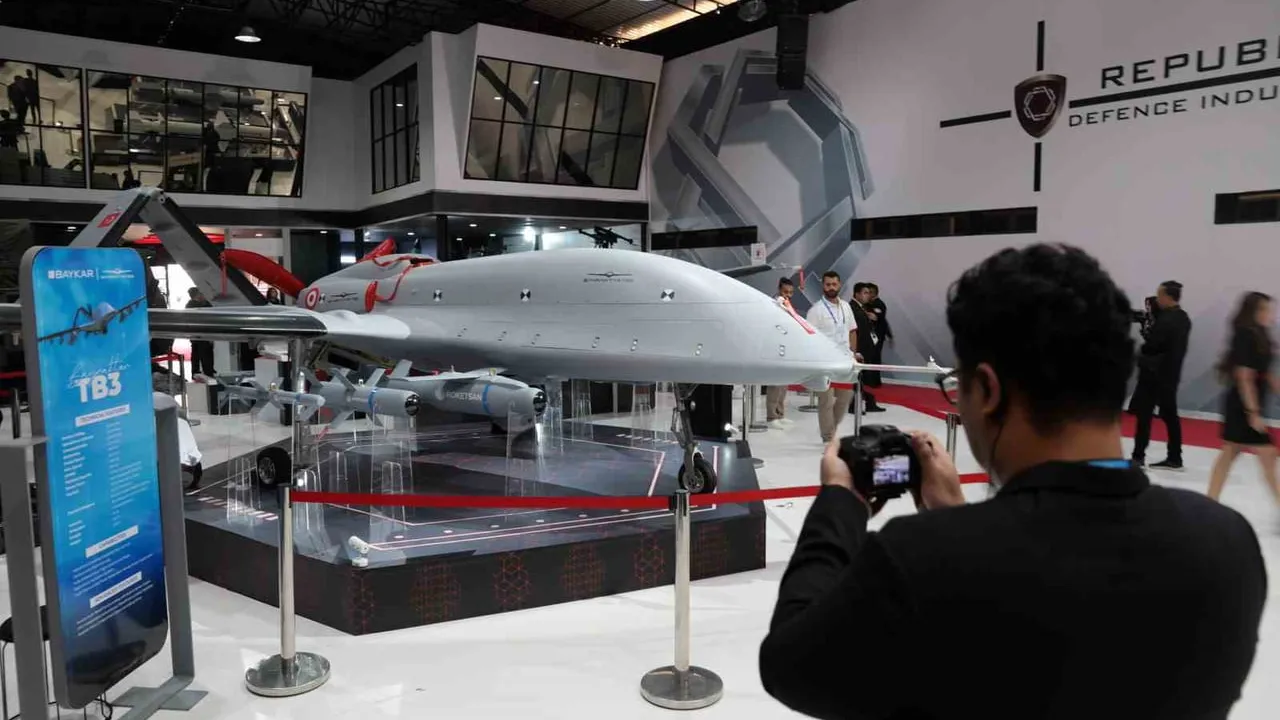 İtalya, Bayraktar TB3 SİHA’larını Cavour uçak gemisine entegre edecek