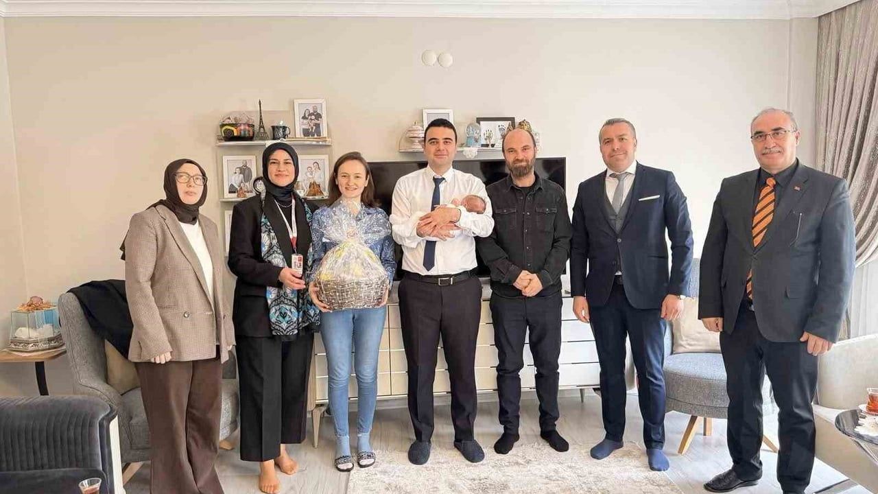 İyilik Osmaneli’nin Kumaşında Var Projesi kapsamında yeni doğan bebeğe destek