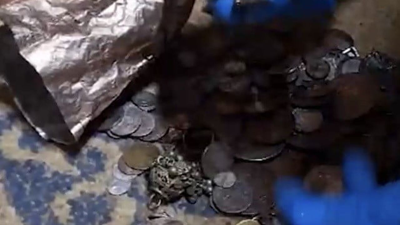 İzmir Kınık’ta Tarihi Eser Operasyonu: 203 Parça Eser Ele Geçirildi