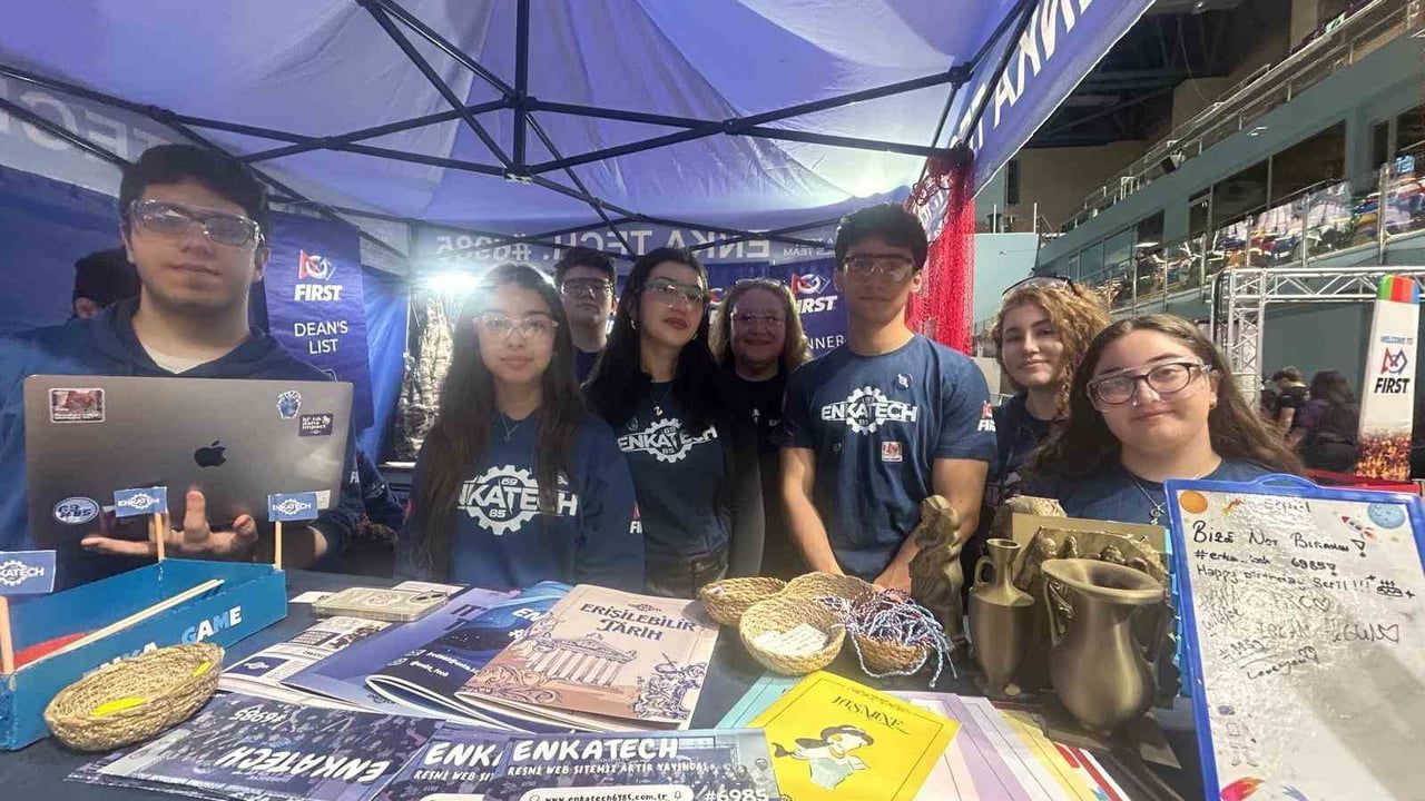 İzmitli robotik takımlar Turknet’in altyapısıyla FRC Bakırköy etabında yarıştı